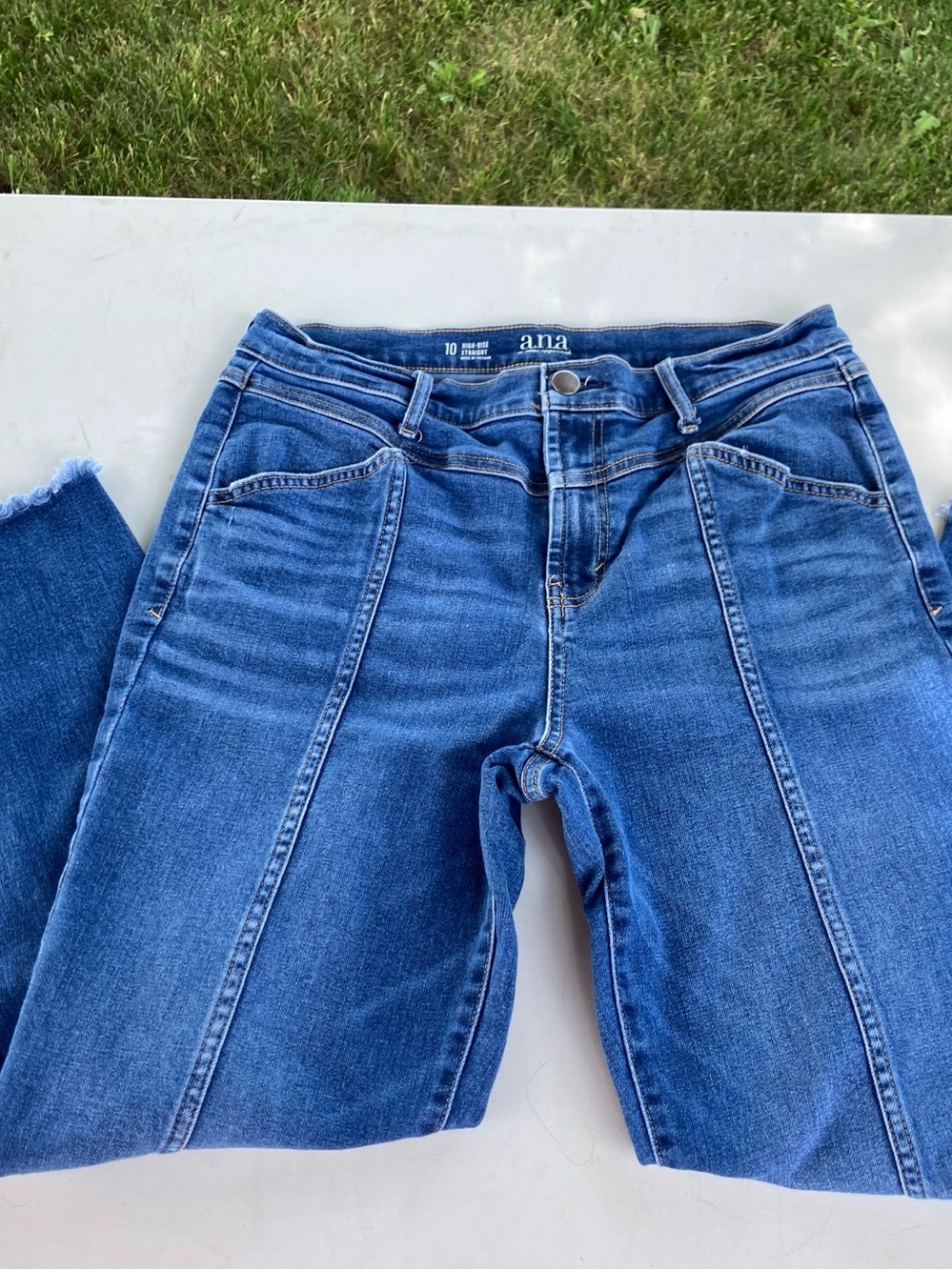 a.n.a Women's High-Rise Seamed Blue Jeans